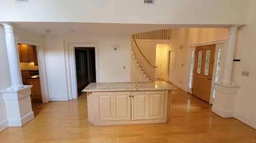 2442 Kings Ct, Atlanta GA  30345-2120 exterior