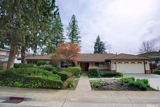 6910 Lisa Marie Way, Carmichael, CA 95608-2031