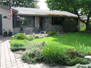 7734 Aldrich Ct, Beaverton, OR 97007-5834