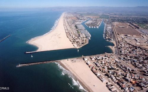 356 Highland Dr, Oxnard, CA 93035-4413