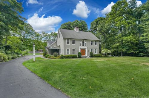 25 Historic Dr, Upper Stepney CT  06468-3207 exterior