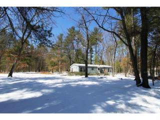 59 Wadleigh Point Rd, Kingston, NH 03848-3244