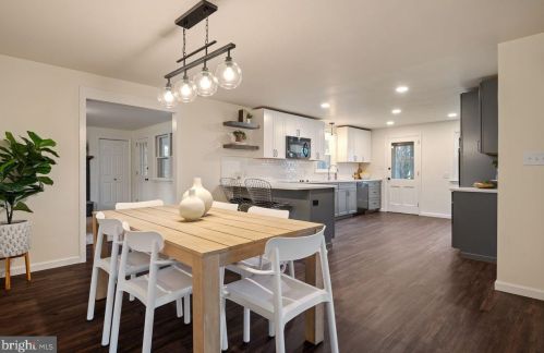 564 Lampeter Rd, Lancaster PA  17602-4010 exterior