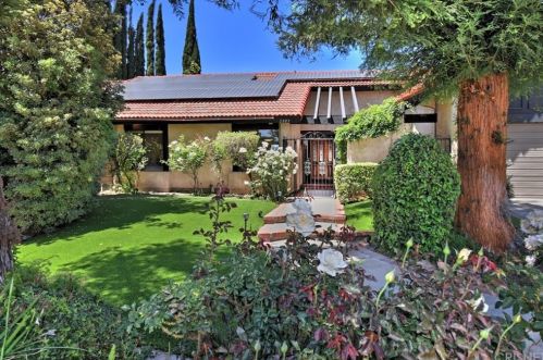 2889 Tiffaney Ln, Simi Valley, CA 93063-2137