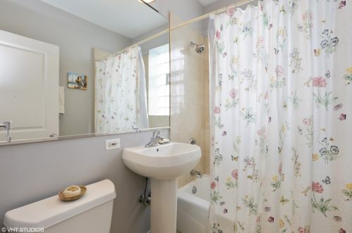 4308 Clark St, Chicago IL  60613-1302 exterior