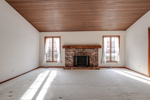 30 Melrose Ln, Half Day, IL 60069-3134