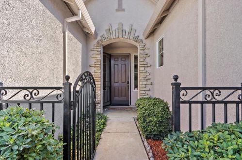 9376 Miko Cir, Elk Grove, CA 95624-5025