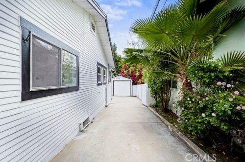 1710 Glenwood Rd, Glendale CA  91201-1812 exterior