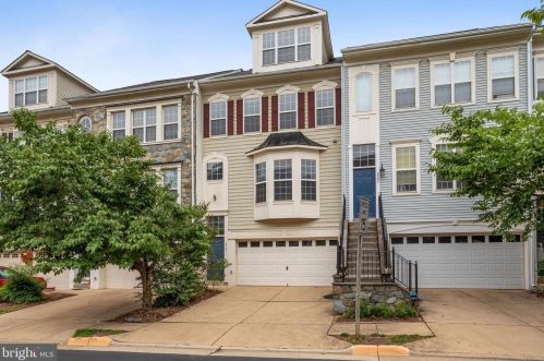 2063 Capstone Cir, Herndon, VA 20170-5908