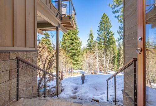 1721 Grouse Rdg, Truckee CA  96161-4033 exterior