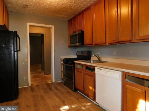 17 Swan St, Aberdeen, MD 21001-3809
