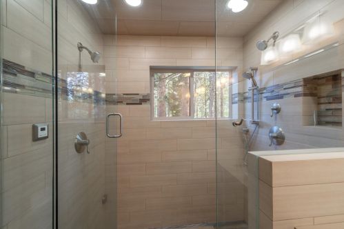 10656 Alder Creek Rd, Truckee CA  96161-2528 exterior