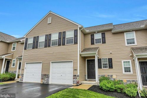 340 Cedar Run Dr, York, PA 17404-9100