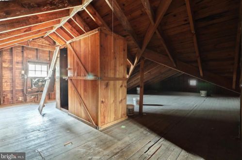 437 Carlisle St, Hanover PA 17331-2188 exterior