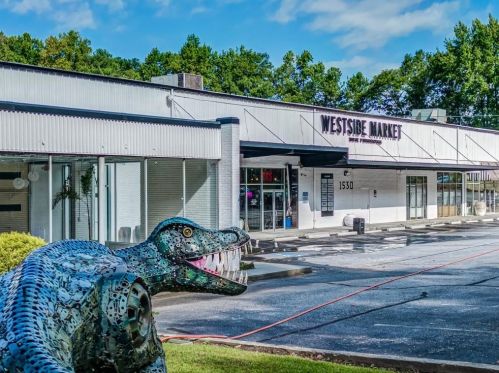 1886 Marietta Rd, Atlanta GA  30318-2764 exterior