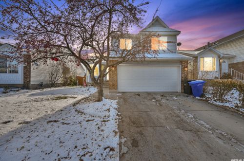 1367 Little Crk Dr, Taylorsville UT 84088-6544 exterior