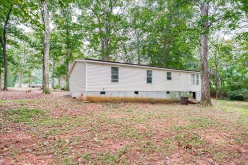 947 Davis Rd, Jefferson GA  30549-5651 exterior