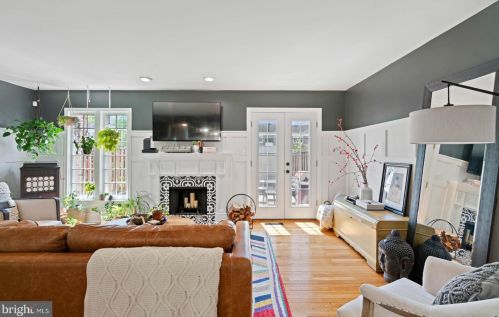 6431 Franconia Ct, Springfield VA  22150-1204 exterior