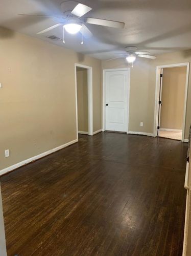 2825 Handley Dr, Fort Worth, TX 76112-6726