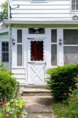 28 Harriet St, Norwalk, CT 06851-3616