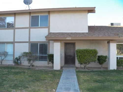 1022 Peg St, Ridgecrest, CA 93555-3141