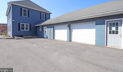733 Newport Ave, Gap, PA