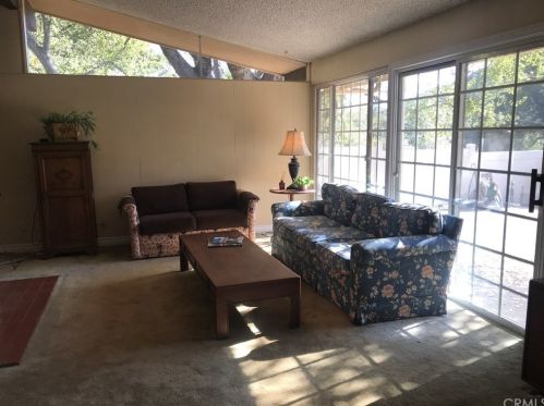 3777 Lockerbie Ln, Glendale CA 91208-1027 exterior