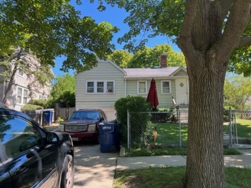 1613 Mcgovern Ave, Highland Park, IL 60035-3528