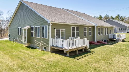 46 Cielo Dr, Dover, NH 03820-5607