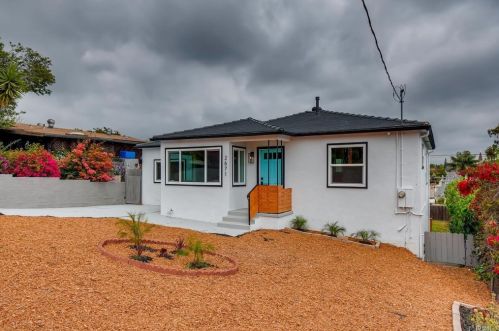 2671 Grange St, Lemon Grove, CA 91945-3210