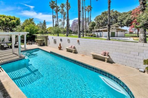 1527 Wakefield Ave, Anaheim CA  92802-3925 exterior