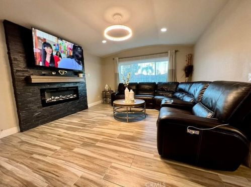 2058 Blenheim St, Riverside CA  92507-2012 exterior