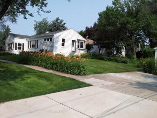 104 Helen Rd, Palatine, IL 60067-6838