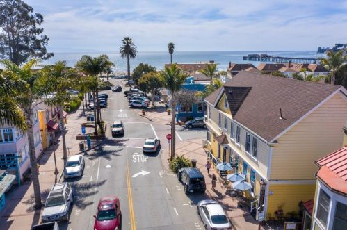 201 Monterey Ave, Capitola, CA 95010-3211