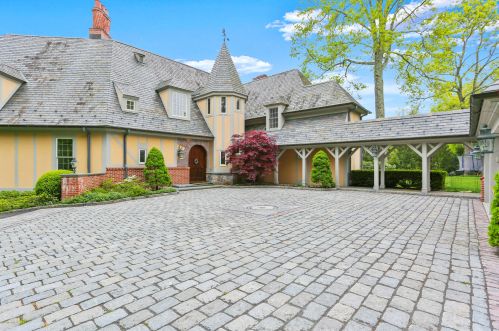 672 Lake Ave, Greenwich CT  06830-3854 exterior