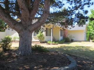 275 Royal Ct, Damascus, OR 97030