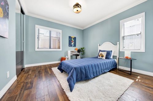 1755 Glenwood Rd, Glendale CA  91201-1543 exterior