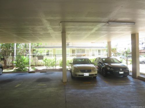 2215 Aloha Dr, Honolulu HI  96815-2839 exterior