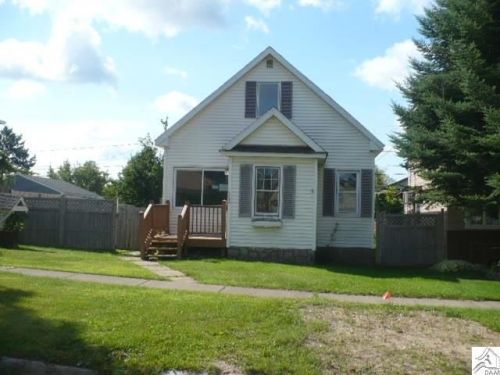 123 2nd St, Chisholm, MN 55719-1613