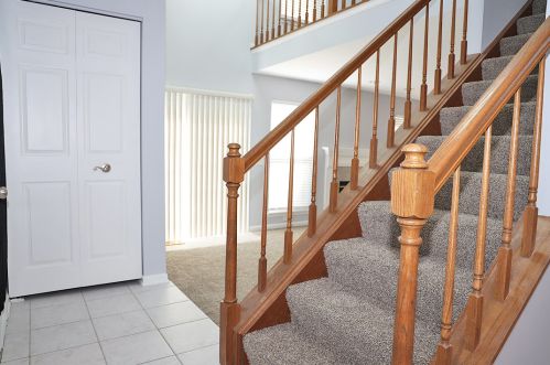 1293 Old Mill Ln, Elk Grove Vlg, IL 60007-4094