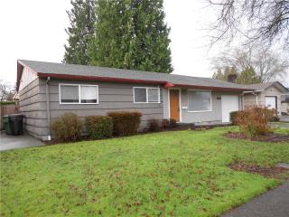 2545 Terry Ave, Longview, WA 98632-4433