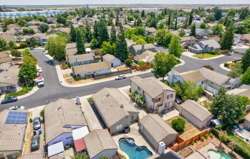 9013 Westpark Dr, Elk Grove CA  95624-1329 exterior