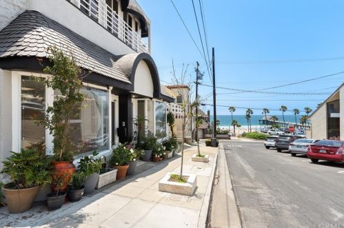 124 11th St, Manhattan Beach, CA 90266-0054