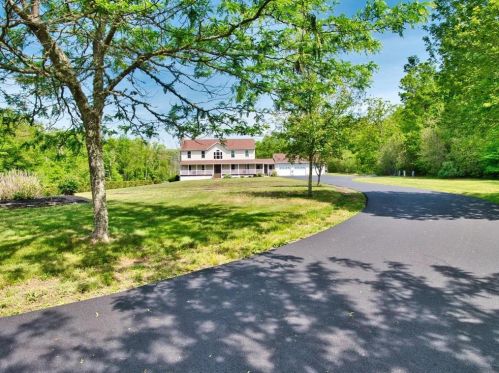 170 Saxony Ave, Tiverton, RI 02878-2715