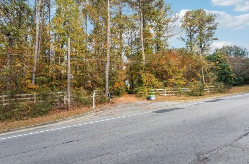 1972 Lilburn Stone Mountain Rd, Stone Mountain, GA 30087-1722
