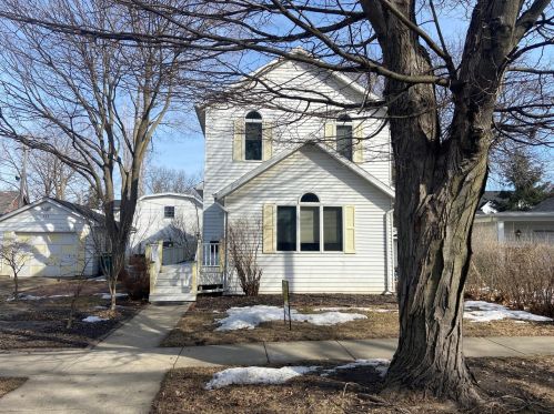 117 Lincoln St, Sycamore, IL 60178-2213