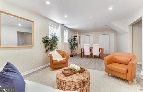 5940 Queenston St, Springfield VA  22152-1731 exterior