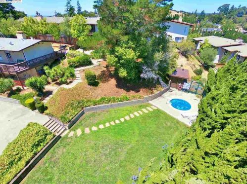 19100 Crest Ave, Hayward CA  94546-2837 exterior