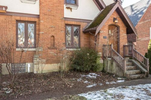 6201 Beech View Cir, Cincinnati, OH 45213-1811