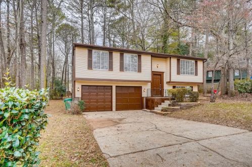 3285 Arnhem Ct, Lithonia, GA 30038-2802